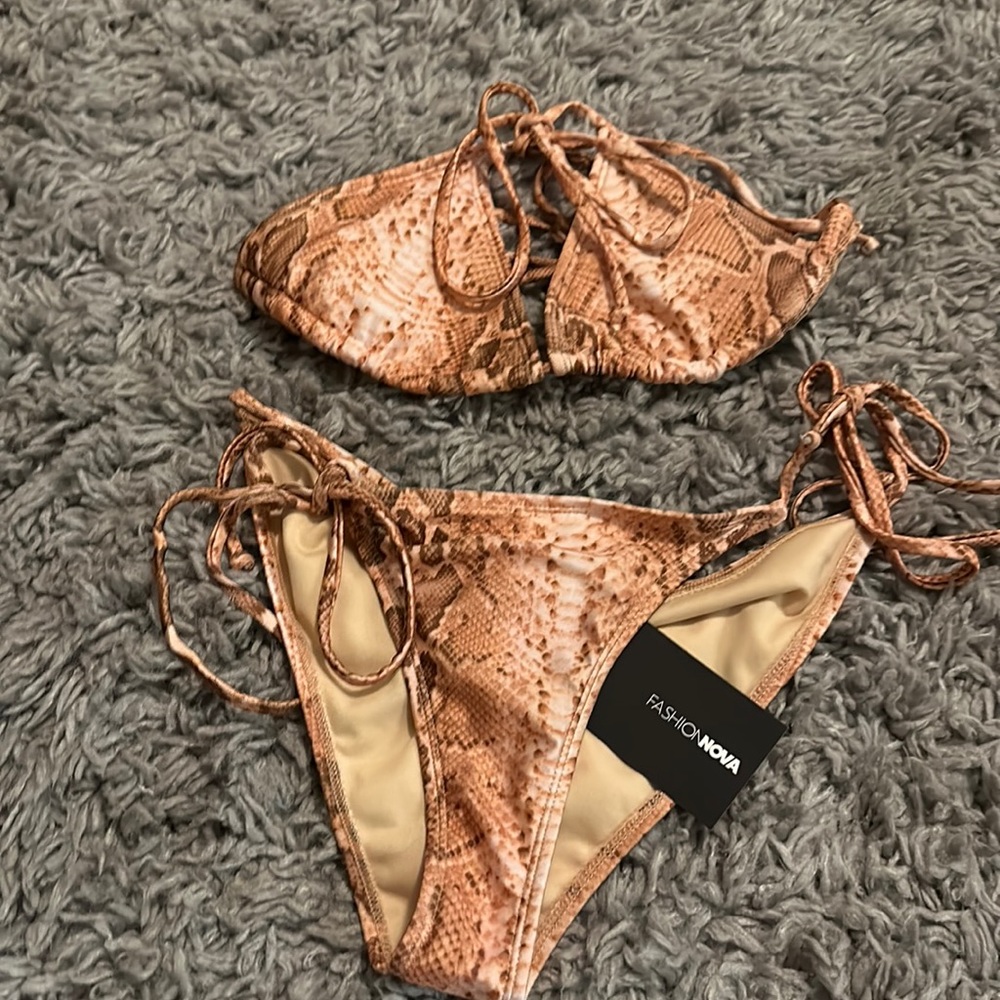 brand new bikini set